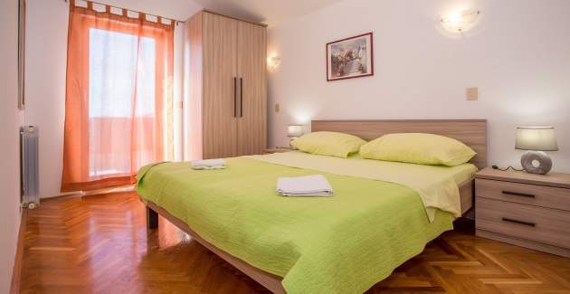 Apartment Mirjana V with Balcony and Sea View