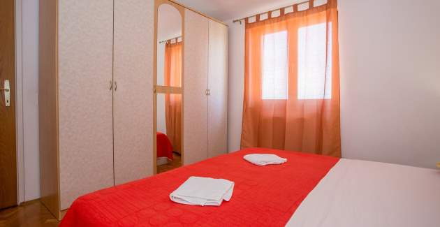 Apartment Mirjana V with Balcony and Sea View