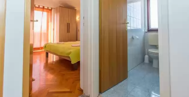 Apartman Mirjana V s balkonom i pogledom na more