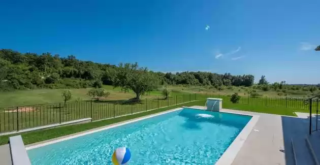 Villa Kiara mit Pool