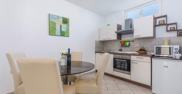 Ferienwohnung Dobrec I mit 1 Schlafzimmer und mit Gemeinschaftspool