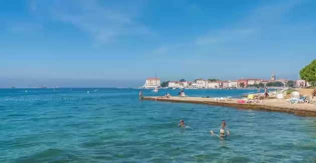 Appartamento Dobrec II al Piano Terra con Piscina in Comune