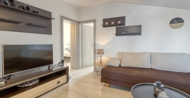 Apartment Dobrec III on The Second Floor with Sea View