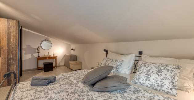 Apartment Dobrec III on The Second Floor with Sea View