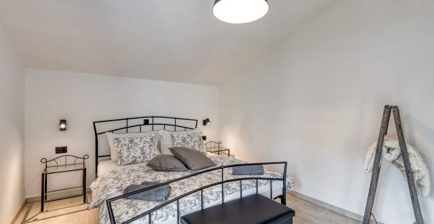 Apartment Dobrec III on The Second Floor with Sea View