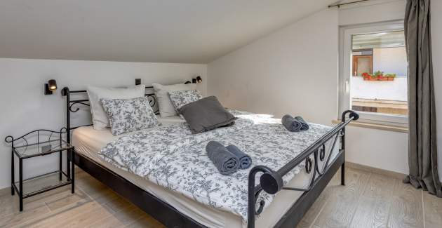 Apartment Dobrec III on The Second Floor with Sea View