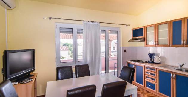 Nice Apartment Salha with Private Pool