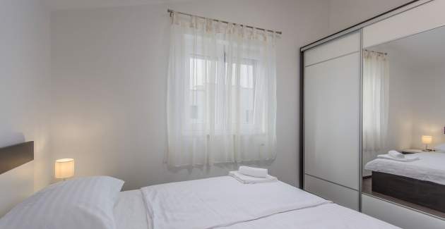 Apartment Jakov III - Silver Holiday House