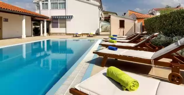 Villa Irena con piscina privata a Porec