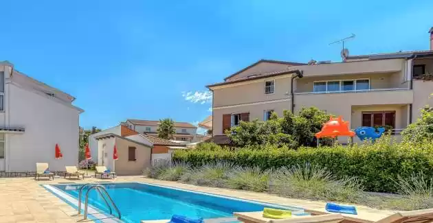 Villa Irena con piscina privata a Porec