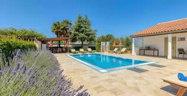Villa Irena con piscina privata a Porec