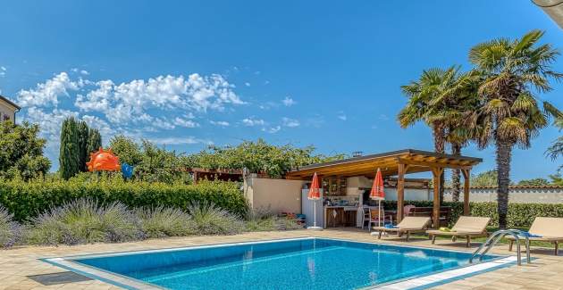 Villa Irena con piscina privata a Porec