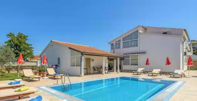 Villa Irena s privatnim bazenom u Poreču