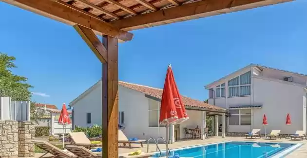 Villa Irena con piscina privata a Porec