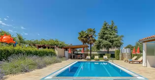 Villa Irena con piscina privata a Porec