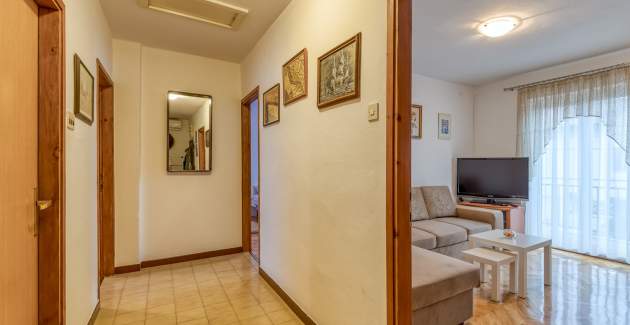 Apartment Ana Coki sa vrtom i grilom - 200 m od plaže