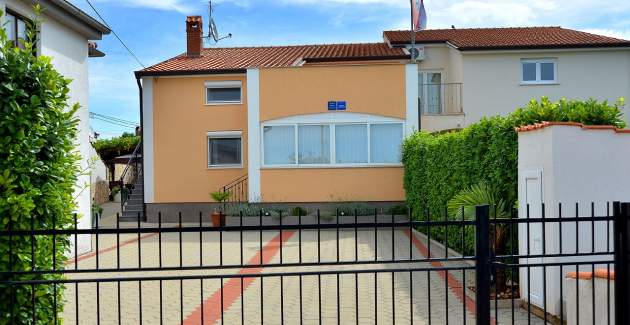 Three-Bedroom Apartment Josip Cancini A4 with Terrace - Cancini