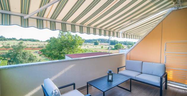 One-Bedroom Apartment with Balcony Vet-Centar I A2+2