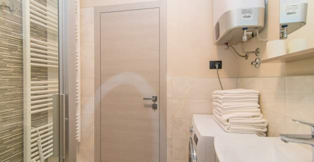 One-Bedroom Apartment with Balcony Vet-Centar I A2+2