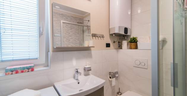 Modern apartment with balcony on two floors Vet-Centar II A4