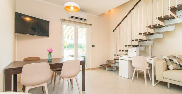 Modern apartment with balcony on two floors Vet-Centar II A4
