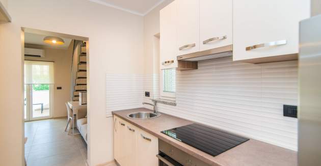 Modern apartment with balcony on two floors Vet-Centar II A4