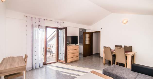 Dvosobni apartman Dino III s krovnom terasom