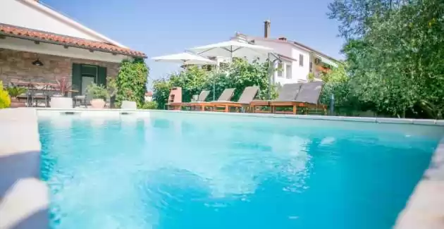 Prostrana Villa Marinela s bazenom i vrtom