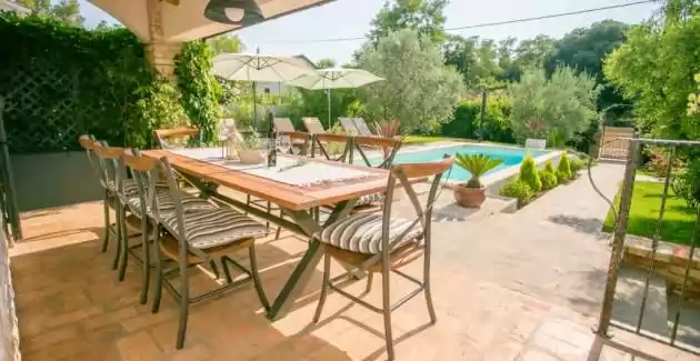 Villa Marinela confortevole con piscina e giardino