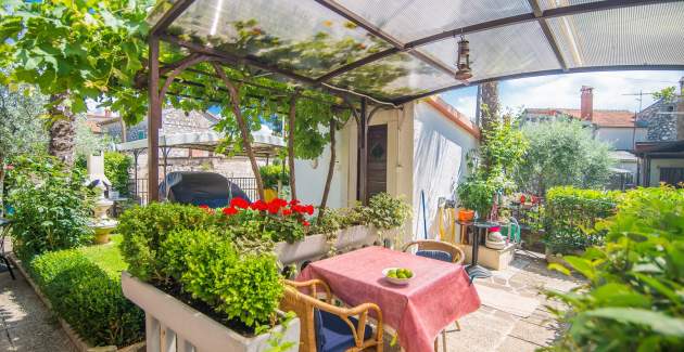 Studio-Apartment with Garden View Vilma IV