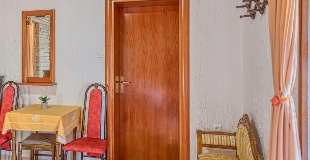 Studio-Apartment with Garden View Vilma IV