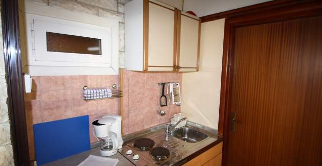Studio-Apartment with Garden View Vilma IV
