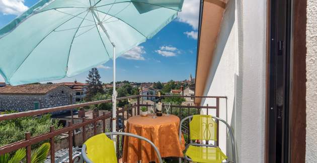 Apartment with Balcony Vilma V 