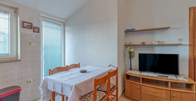 Two-Bedroom Apartment Vilma VI with Sea View