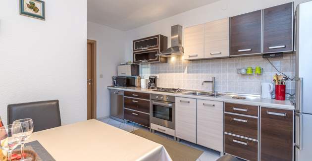 Apartman Teri sa terasom i vrtom