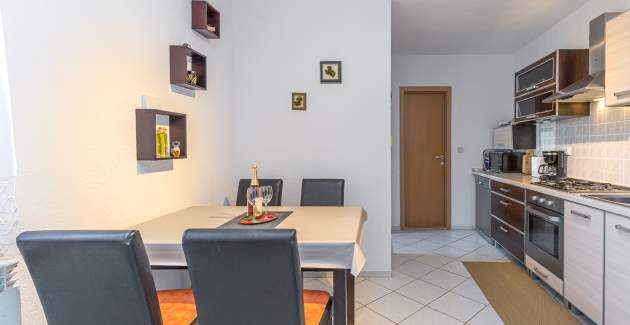 Ferienwohnung Teri mit Terrasse und Garten