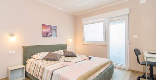 Apartman Lili s natkrivenim balkonom u blizini plaže