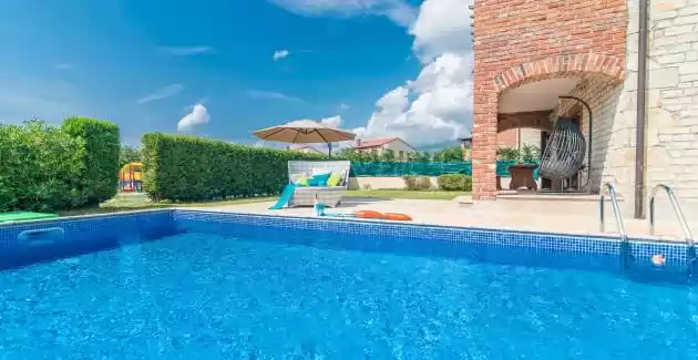 Autentična istarska kamena Villa Ana u naselju Paradiz