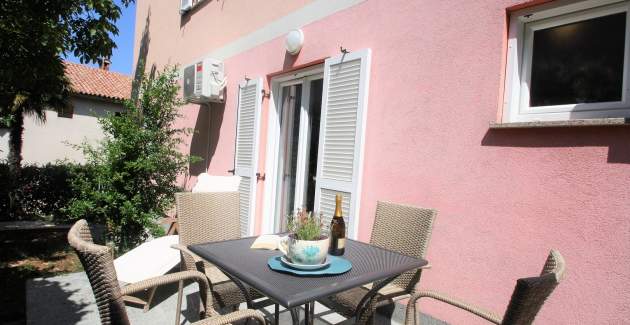 Ferienwohnung Amela mit Terrasse im Stadtzentrum