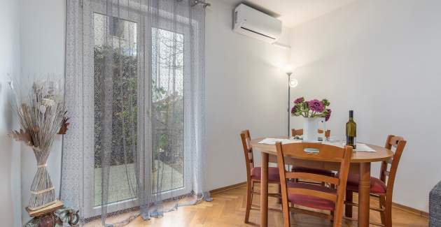 Ferienwohnung Amela mit Terrasse im Stadtzentrum