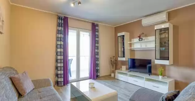 Moderan apartman KIM 200 m od mora