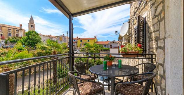 Apartment Nika with Balcony 