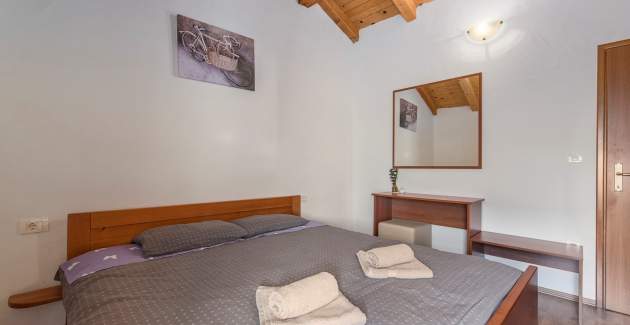 Appartamento con due camere da letto Legovic con Giardino