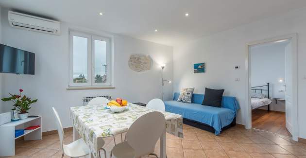 Apartment Iris II in the city center of Porec