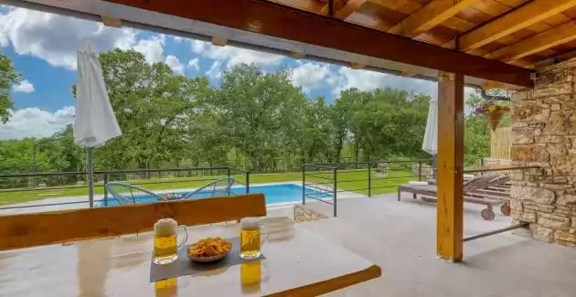 Casa di pietra Villa Irma con piscina privata