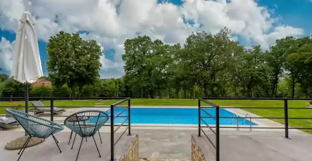 Casa di pietra Villa Irma con piscina privata