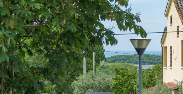 Apartment Romano with Sea View, near Poreč