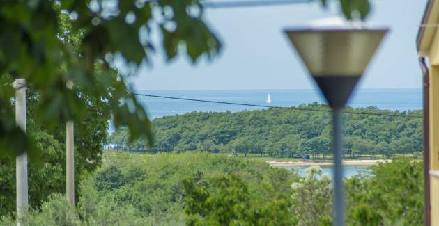 Apartment Romano with Sea View, near Poreč