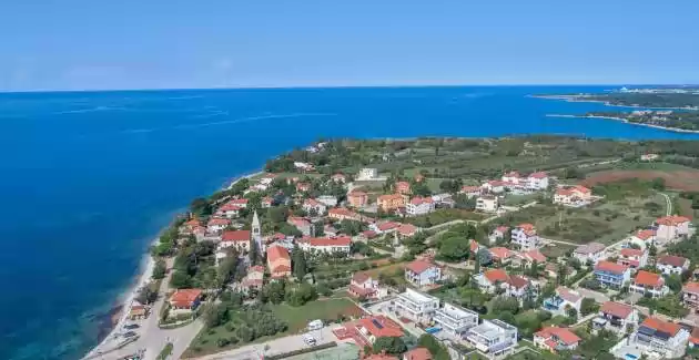 Apartment Orzan III with Balcony and Sea View