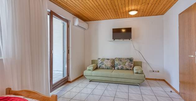 Apartman Kiki I s balkonom 